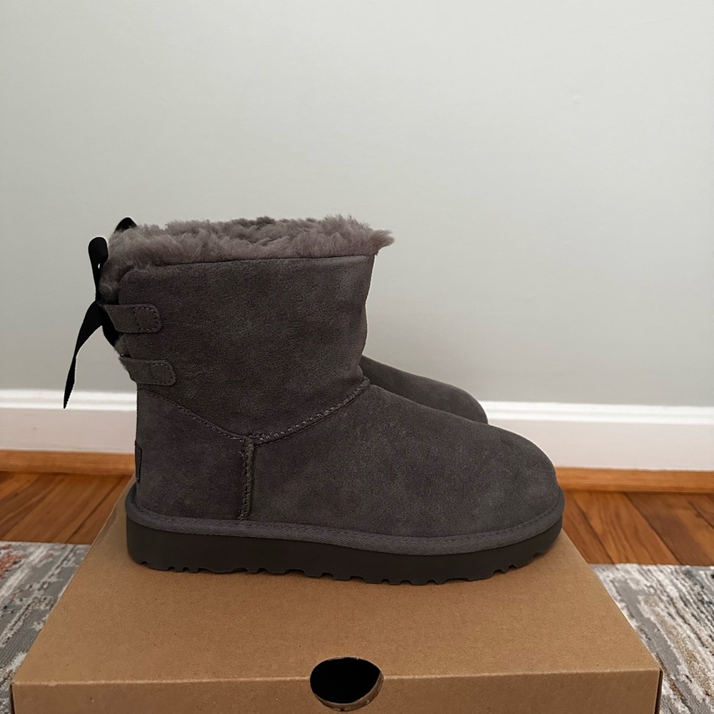 UGG Gray Mini Continuity Bow Women Sz 6 - Picture 5 of 14